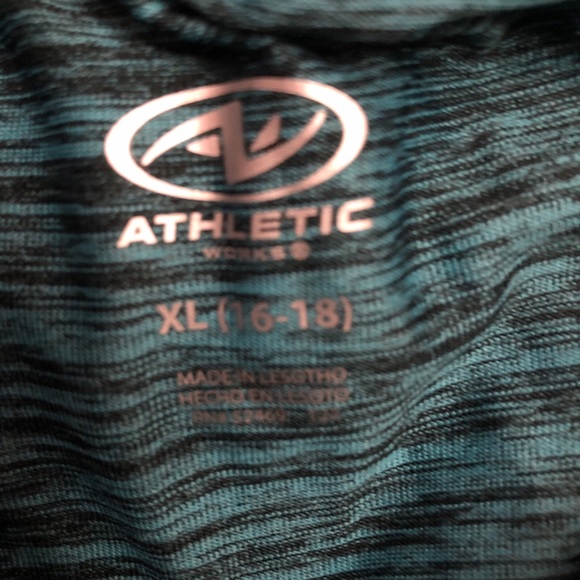 ATHLETIC WORKS Womens Top Size XL 16-18 Lightweight 1/4 Zip Front New - Picture 9 of 10